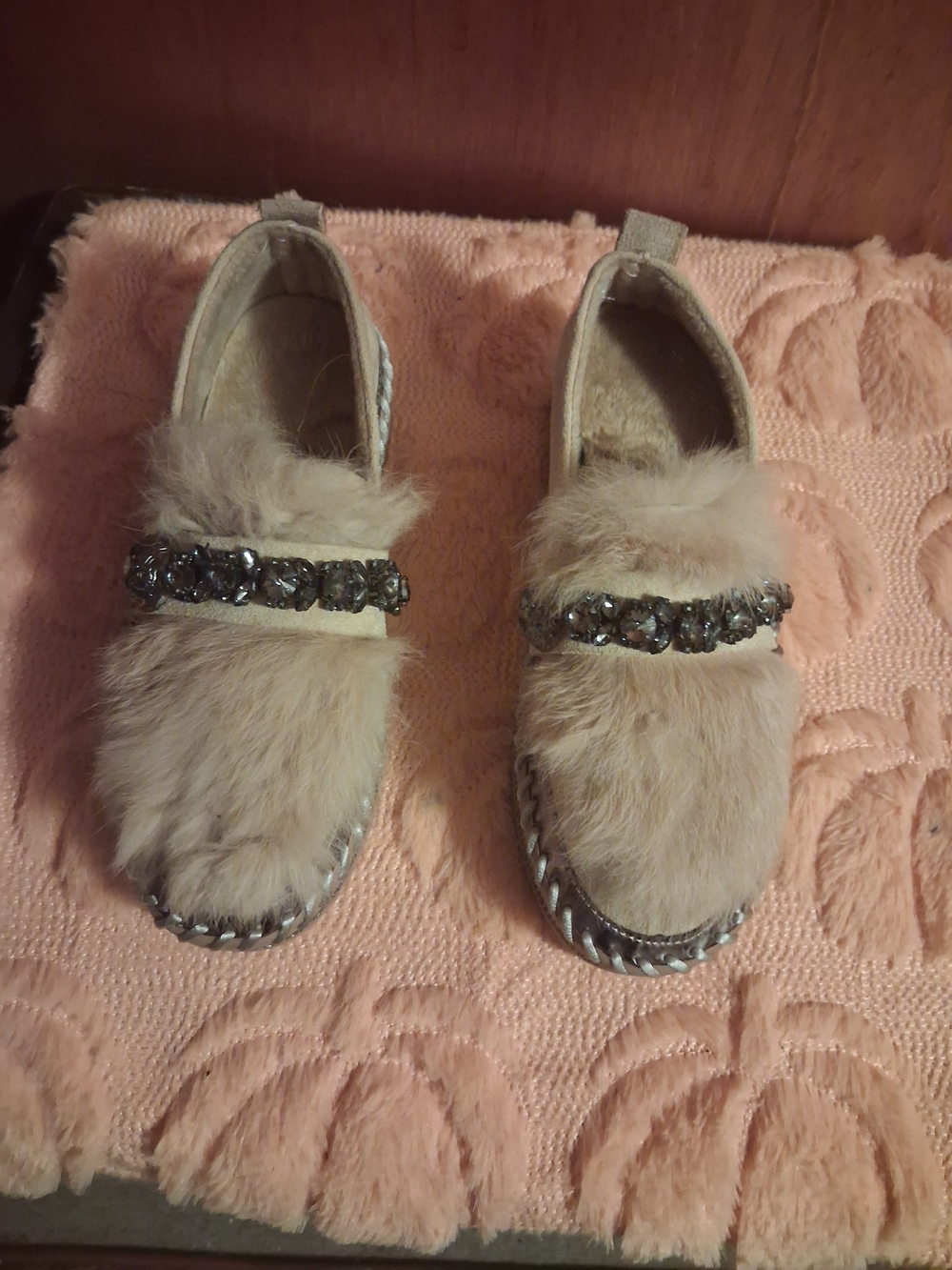 Faux-Fur Jewel Strap Women's Slip-On Loafers - Cream